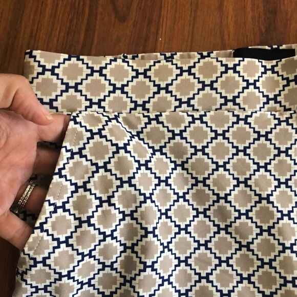 Hamptonite New York Beige, navy and pink wide leg flowy pants, size small - Picture 3 of 5